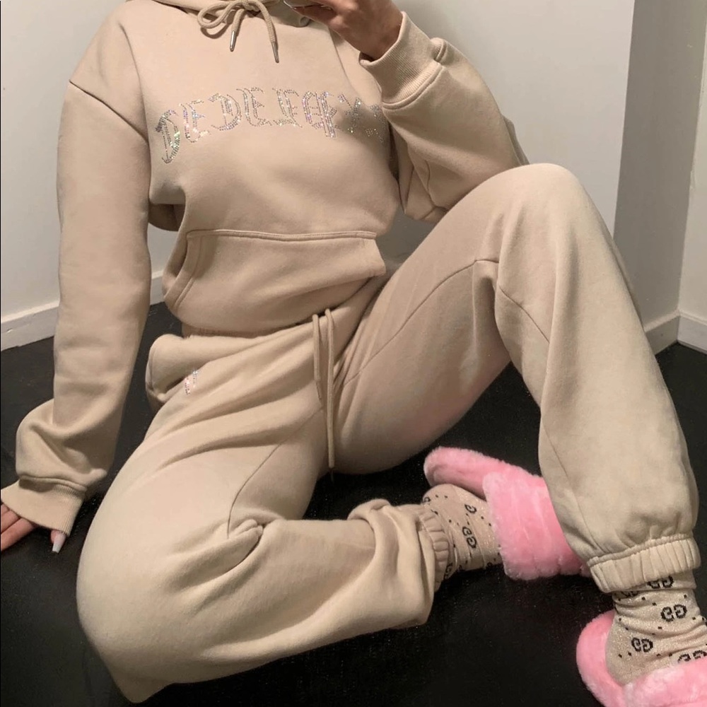 Barely Worn Sweatpants. Size:L
